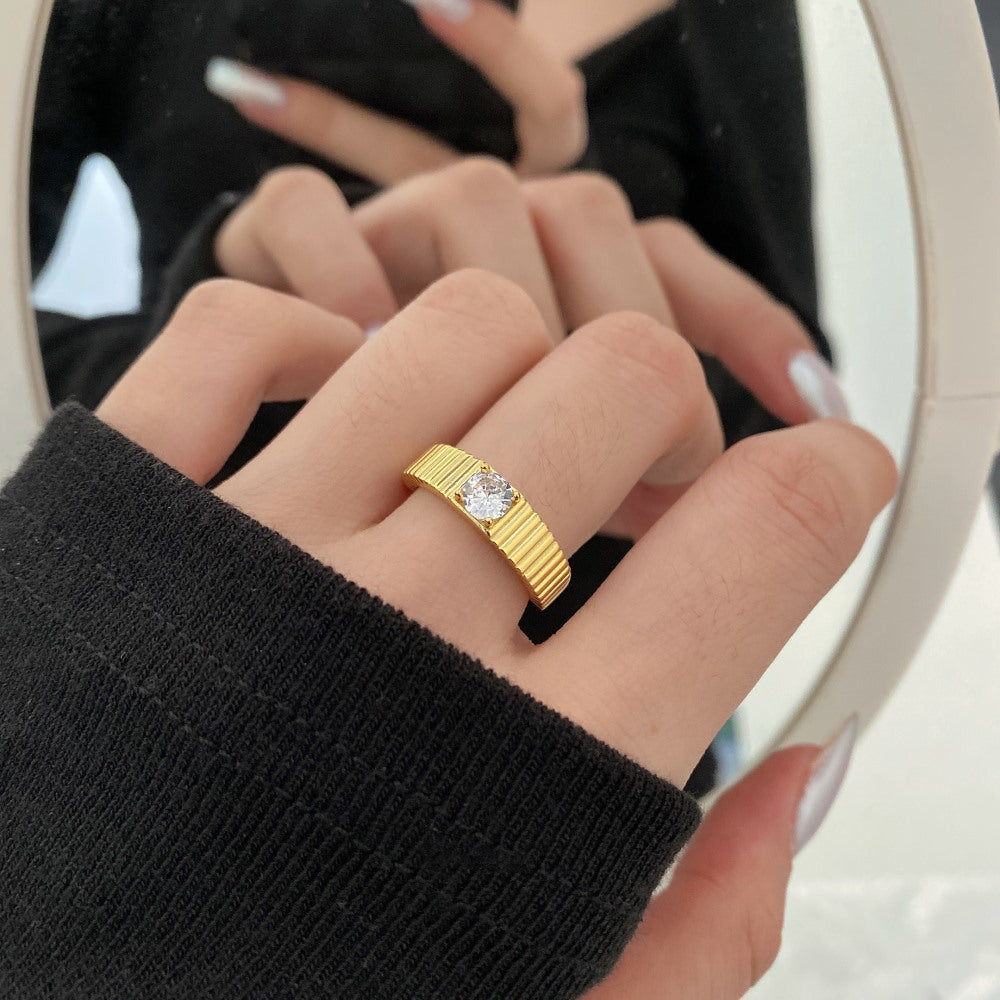 S925 sterling silver ring, female heart-shaped round diamond zircon design, personalized niche fashion ring