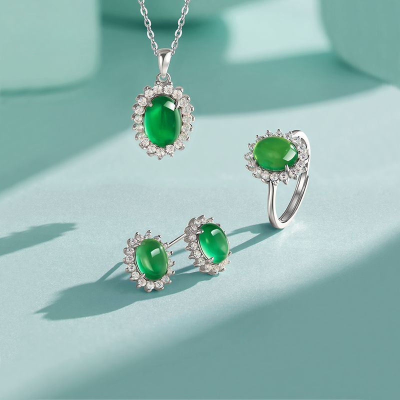 A complete set of jewelry chalcedony set for girlfriend and wife's birthday and Valentine's Day gift box.